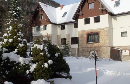 Semmering Villa | Double Bedroom with private bathroom in Villa Wellspacher Semmering
