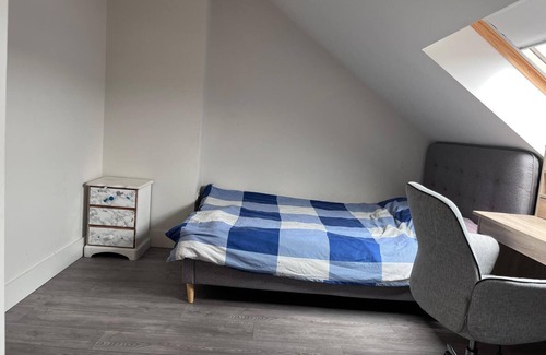 Saggart Bed & Breakfast | Double Bedroom with Shared Bathroom Available to Rent