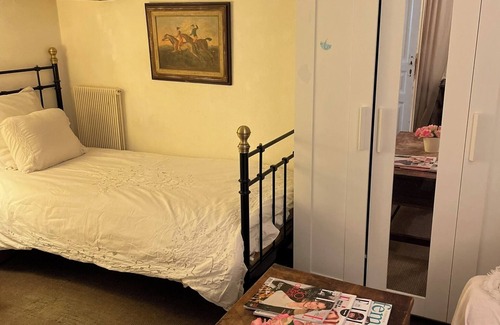 Veigy-Foncenex Bed & Breakfast | Double duplex room in a pretty country house