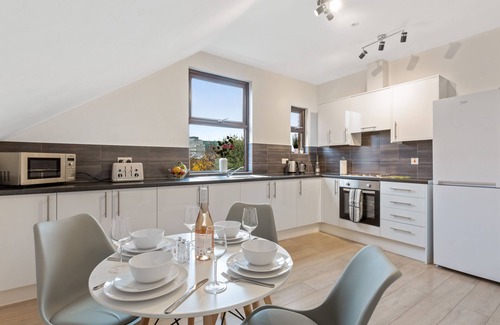 West Bridgford Apartment | Double En-Suite Room with Free Parking and Wi-Fi