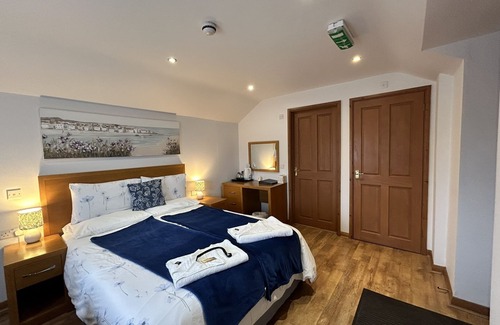 Chard House | Double Ensuite at The Golden Fleece