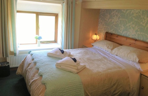 Lower Godney Bed & Breakfast | Double-gate Farm