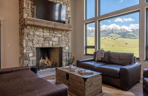 Pray House | Double MM Ranch