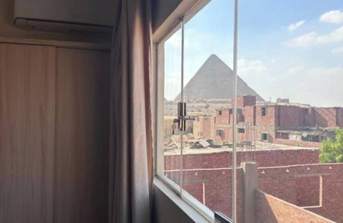 Giza Governorate Apartment | Double or Twin Room with Mountain View