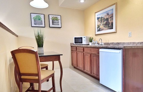 Pembine Apartment | Double Queen Suite | Onsite Amenities | Year-Round