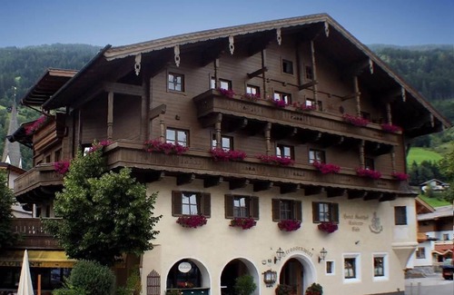 Bramberg am Wildkogel House | Double room in the main building - Landhotel Kaserer