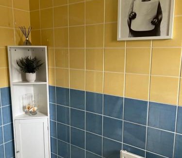 Kettering House | Double room at The Bungalow with shared shower room