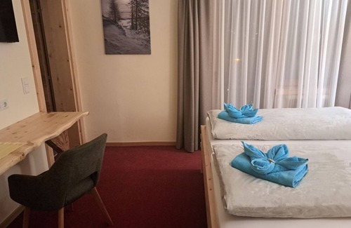 Kolbnitz Bed & Breakfast | Double room "Dorfblick" - Landhaus Königsreiner