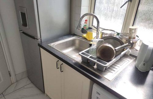 Larkswood House | Double room for rent. Spacious room with a double bed.