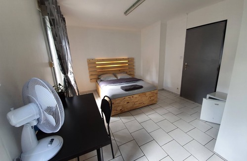 Vandoeuvre-les-Nancy House | Double room with private bathroom