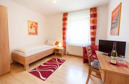 Kueser Plateau Bed & Breakfast | Double room - Gästehaus Esslinger