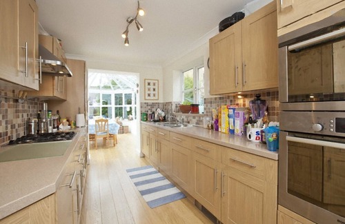 Burgess Hill House | Double Room in Burgess Hill Homestay