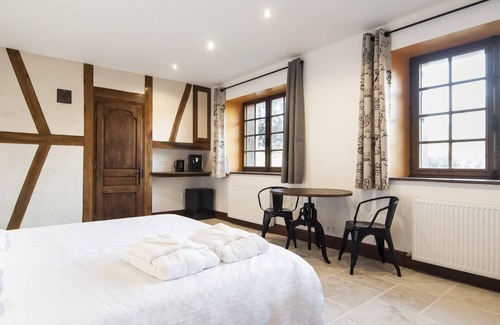 Eguilly Bed & Breakfast | Double room-Luxury-Ensuite-Garden view-Avec Sauna