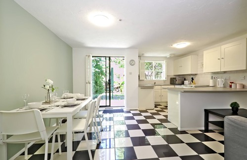 Woolwich Riverside House | Double Room Private Bathroom @ Harlinger Annexe