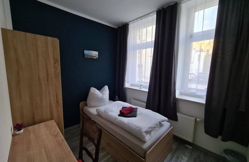 Plauen Bed & Breakfast | Double room, shower, WC, Standard 1 - Pension Anno1866