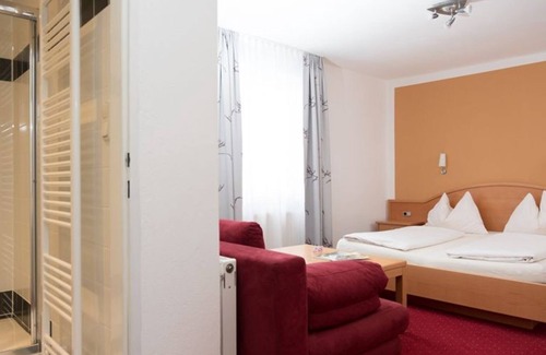 Tiefgraben Bed & Breakfast | Double room with extra bed - Pension Irlingerhof *