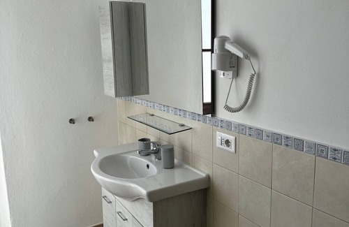 Terralba Apartment | Double Room with private bathroom in Terralba (Oristano) - Juniper