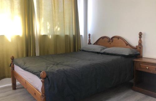 Surrey Docks House | Double Room with Private Bathroom in a 2-bedrooms house