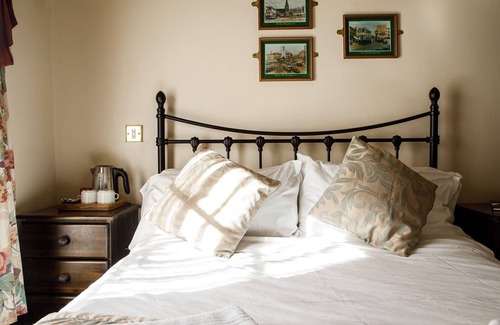 Bordesley House | Double rooms at the Old Crown Hotel