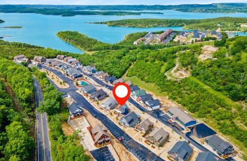 Table Rock Cabin | Double-Sided Fireplace, Lake Views, Daily Tickets to Local Attractions, Air Hockey!