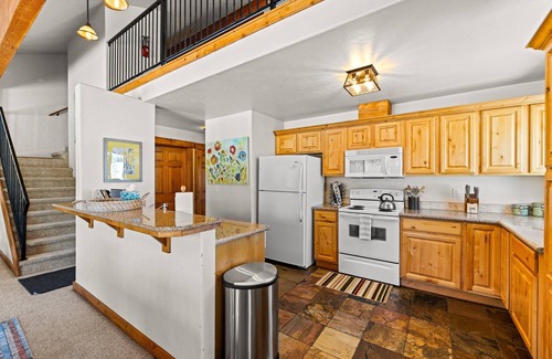 McCall Condo | Double Take Condo - Aspen Village - Golf - Shared Pool, Hot tub, Sauna, Gym, Courts