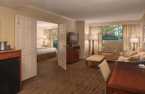 Fairlawn Hotel | DoubleTree by Hilton Akron Fairlawn