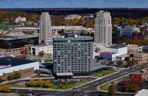 Battle Creek Hotel | Doubletree By Hilton Battle Creek
