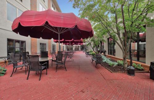 Bloomington Hotel | DoubleTree by Hilton Bloomington