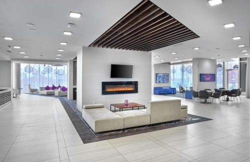 North Central Edmonton Hotel | DoubleTree by Hilton Edmonton Downtown