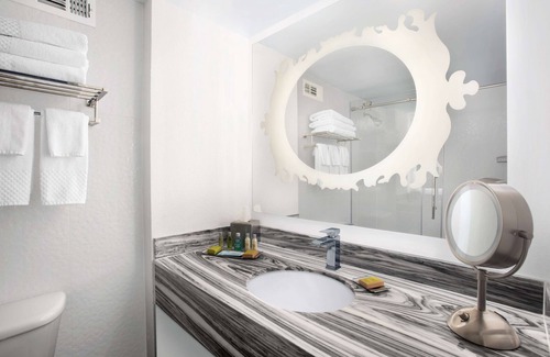 Capitol Hill Hotel | DoubleTree by Hilton Hotel Tallahassee