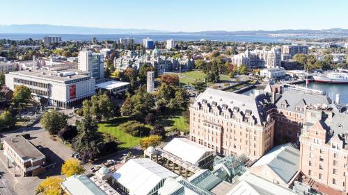 Downtown Victoria Hotel | DoubleTree by Hilton Hotel & Suites Victoria