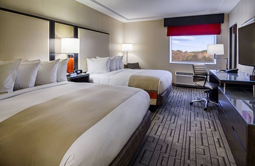 Bristol Hotel | DoubleTree by Hilton Hotel Bristol, Connecticut