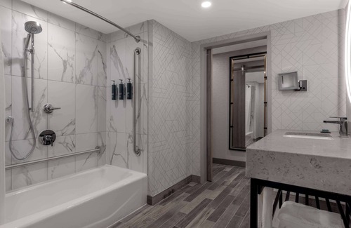 Kingston Hotel | DoubleTree by Hilton Kingston
