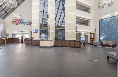 East Memphis Hotel | DoubleTree by Hilton Memphis