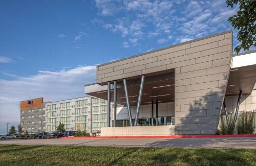 South Central Omaha Hotel | Doubletree By Hilton Omaha Southwest, Ne