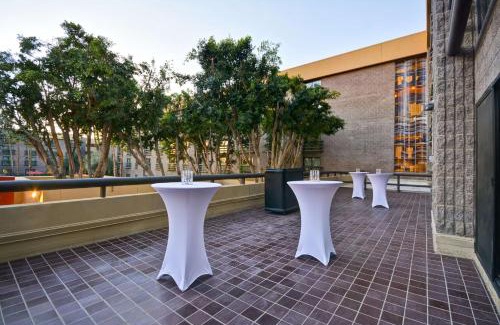 North Mountain Hotel | DoubleTree by Hilton Phoenix North