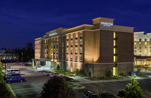 Southwest Raleigh Hotel | DoubleTree by Hilton Raleigh-Cary