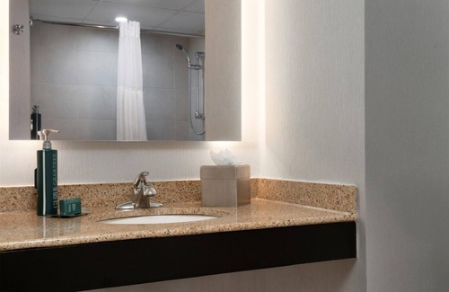 North Chesterfield Hotel | DoubleTree by Hilton Richmond - Midlothian