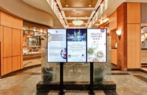 Bay Street Corridor Hotel | DoubleTree by Hilton Toronto Downtown