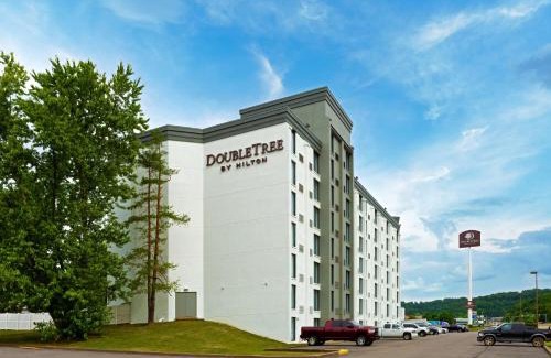 Strabane Hotel | DoubleTree by Hilton Washington Meadow Lands Casino Area