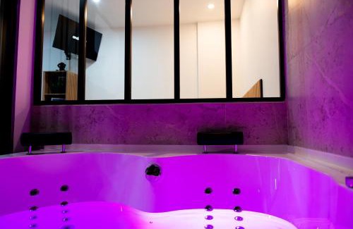 La Celle-sous-Gouzon Apartment | Douceur de Soie - Private Spa