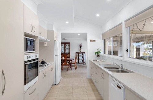 Sussex Inlet House | Doug's Jetty - Sheets Provided