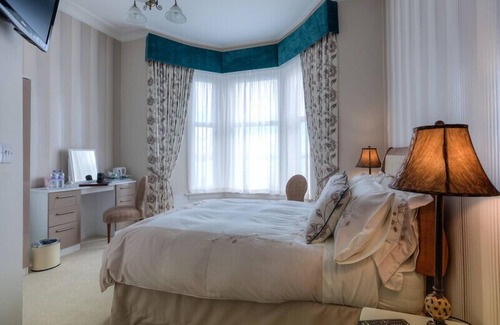 Kilmun House | Douglas Park Guest House