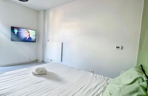 La Gare Apartment | Doux Pavillon - "La Canopée"- 8min à pied de la gare - Terrasse
