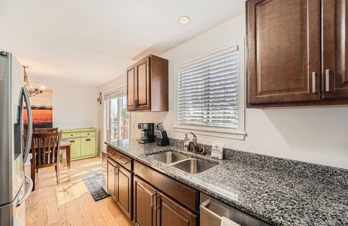 Belmar Park House | Dover Court 2BR Red Rocks Basecamp in Lakewood
