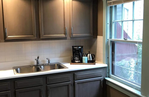 Lakeview House | Down Town Buffalo, 20 Minutes From The Niagara Falls