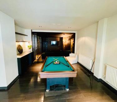 Quartier des Quais - Kaaienwijk Apartment | Down Town Spacious Loft Retreat with Private Parking