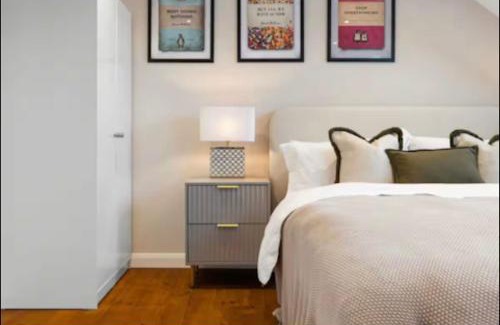 Bruce Grove House | Downhills Studio Flat in Loft Space