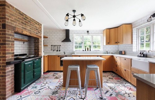 Stoughton House | Downsview Place - 6 Bedrooms, Pet Friendly with Games Room