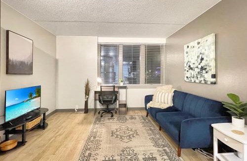 Downtown Des Moines Apartment | Downtown 1br By Steps From Wells Free Parking